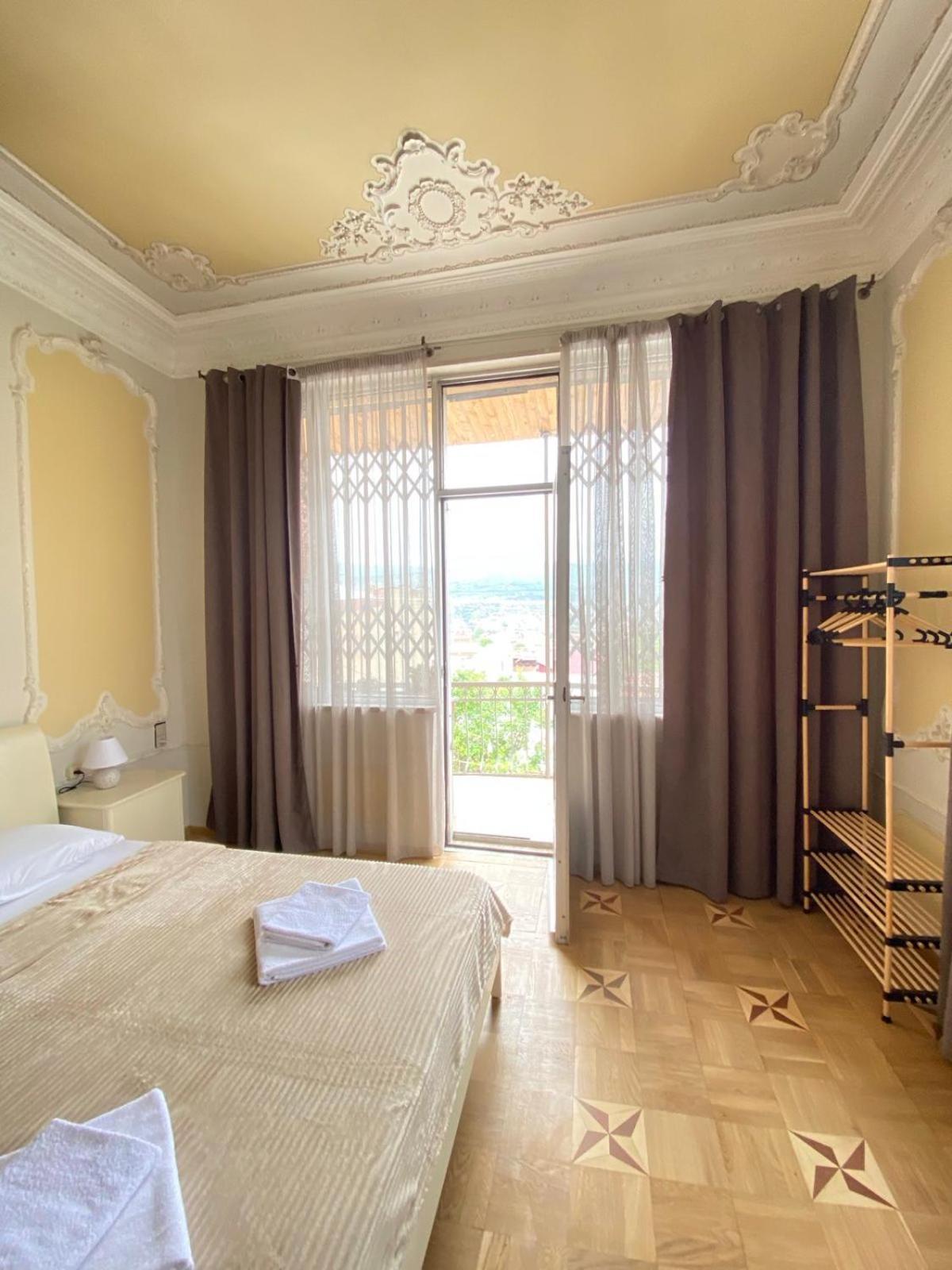K&N Guesthouse Tbilisi Exterior foto